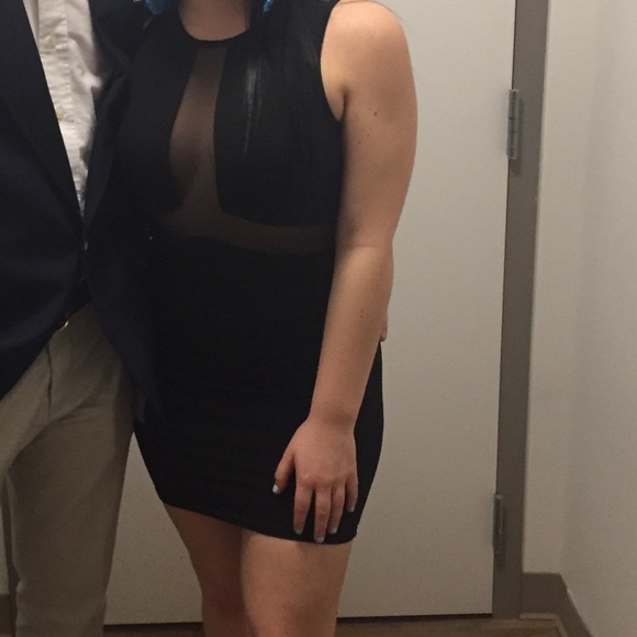 Tight black dress - Picture 1 of 3